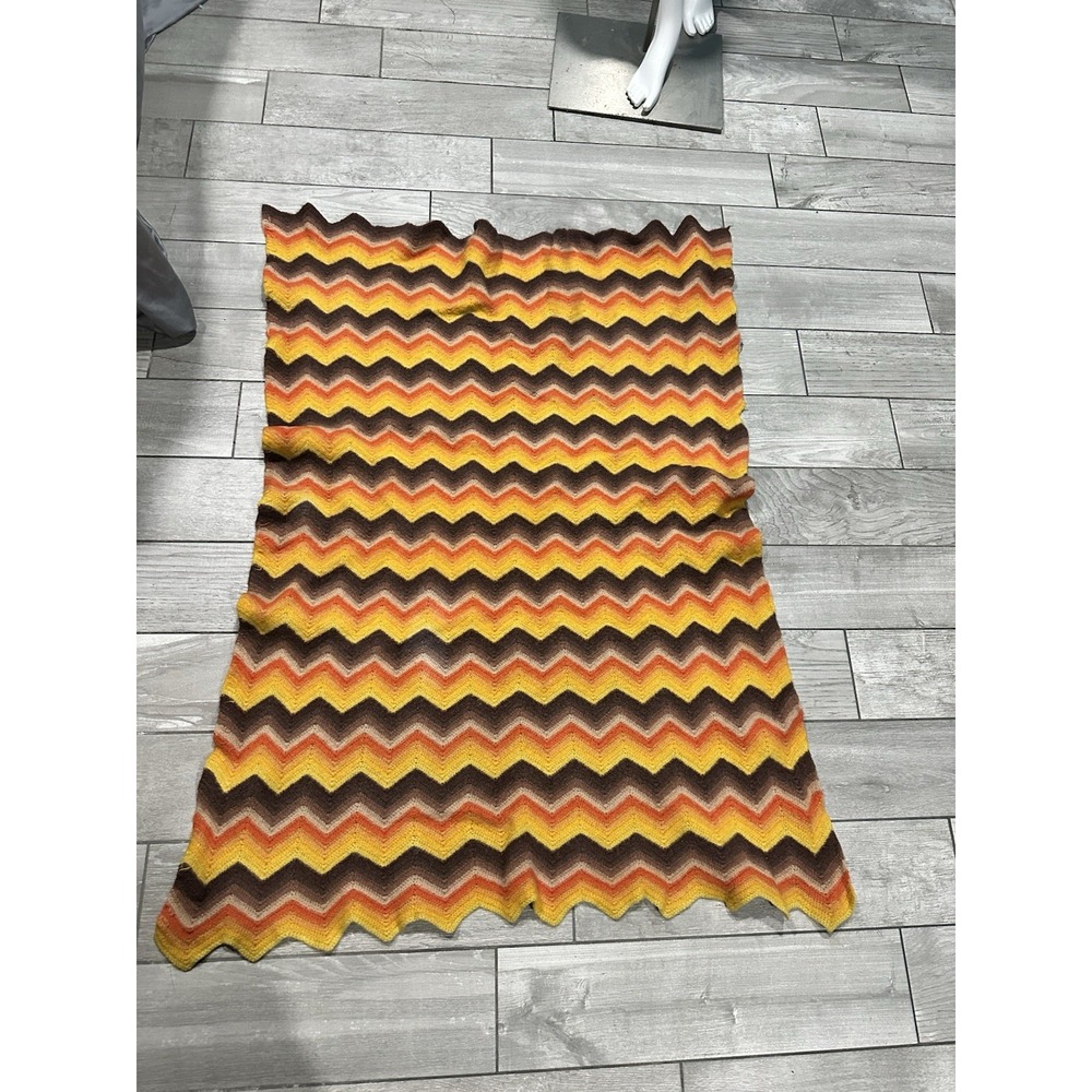 Handmade 70s Crochet Throw Chevron Afghan Cottagecore 35x50 Zigzag‎ Blanket